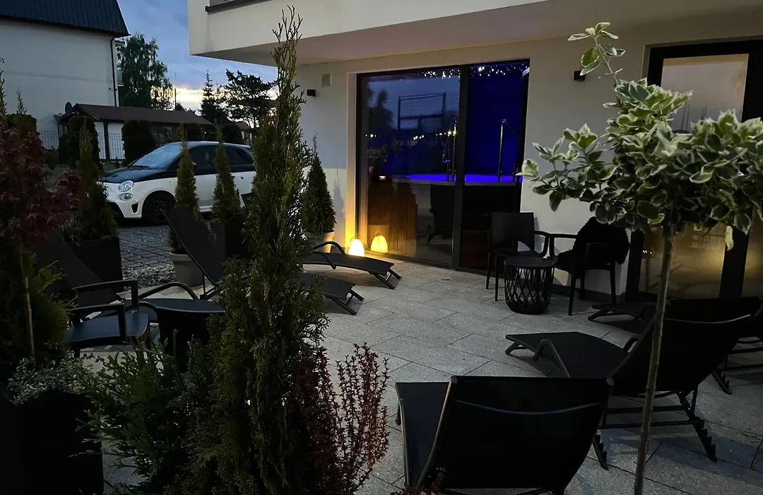 Axel Boutique Jacuzzi & Sauna-1