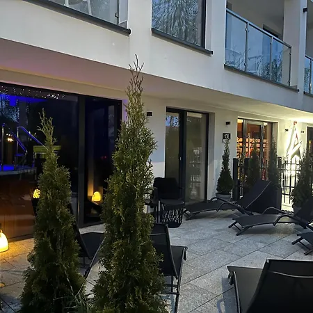 Axel Boutique Jacuzzi & Sauna-3
